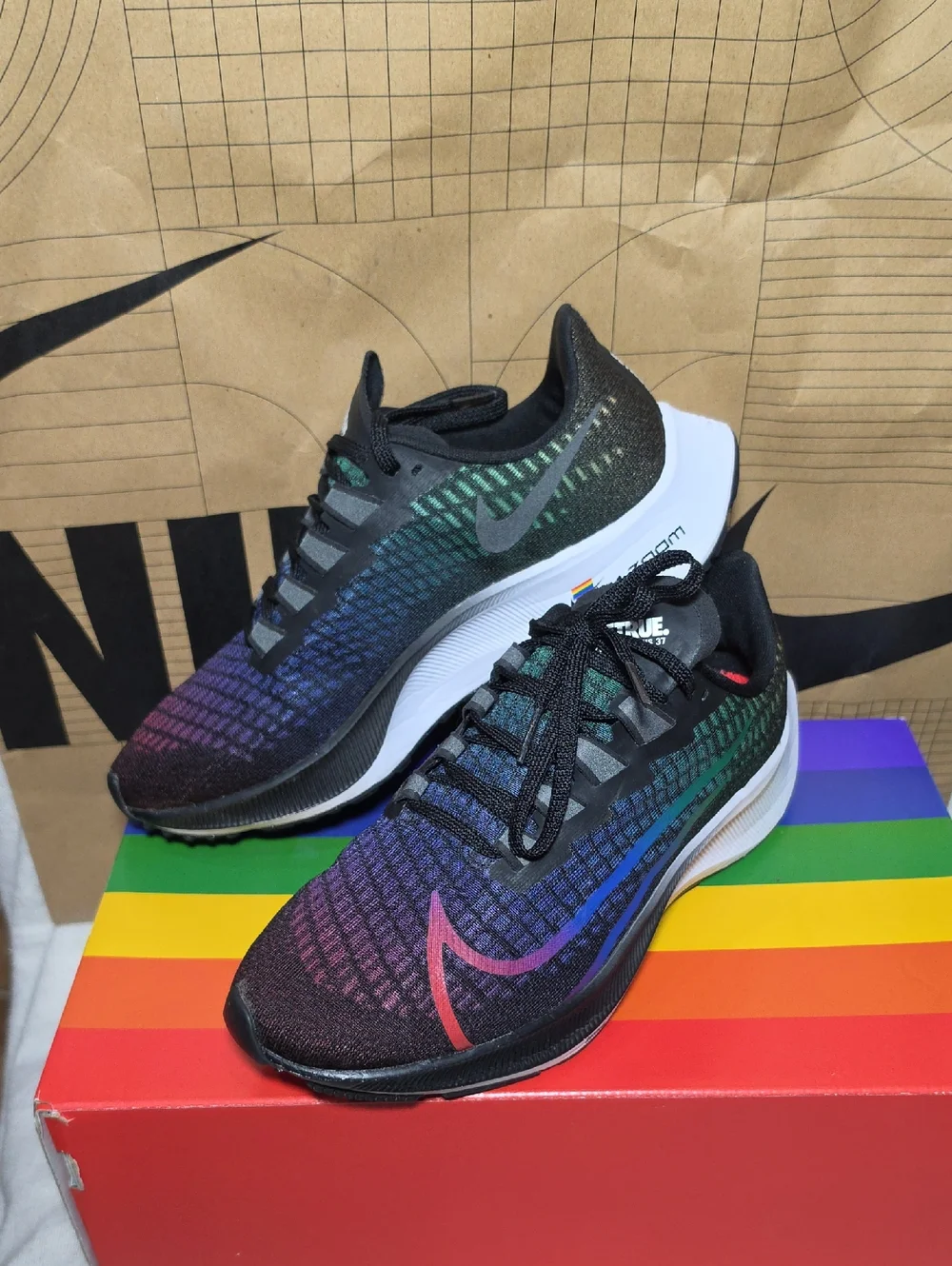 Nike Air Zoom Pegasus 37 Be True  Pride Multicolor CV0266-001 Sz Mens 6 Wmns 7.5